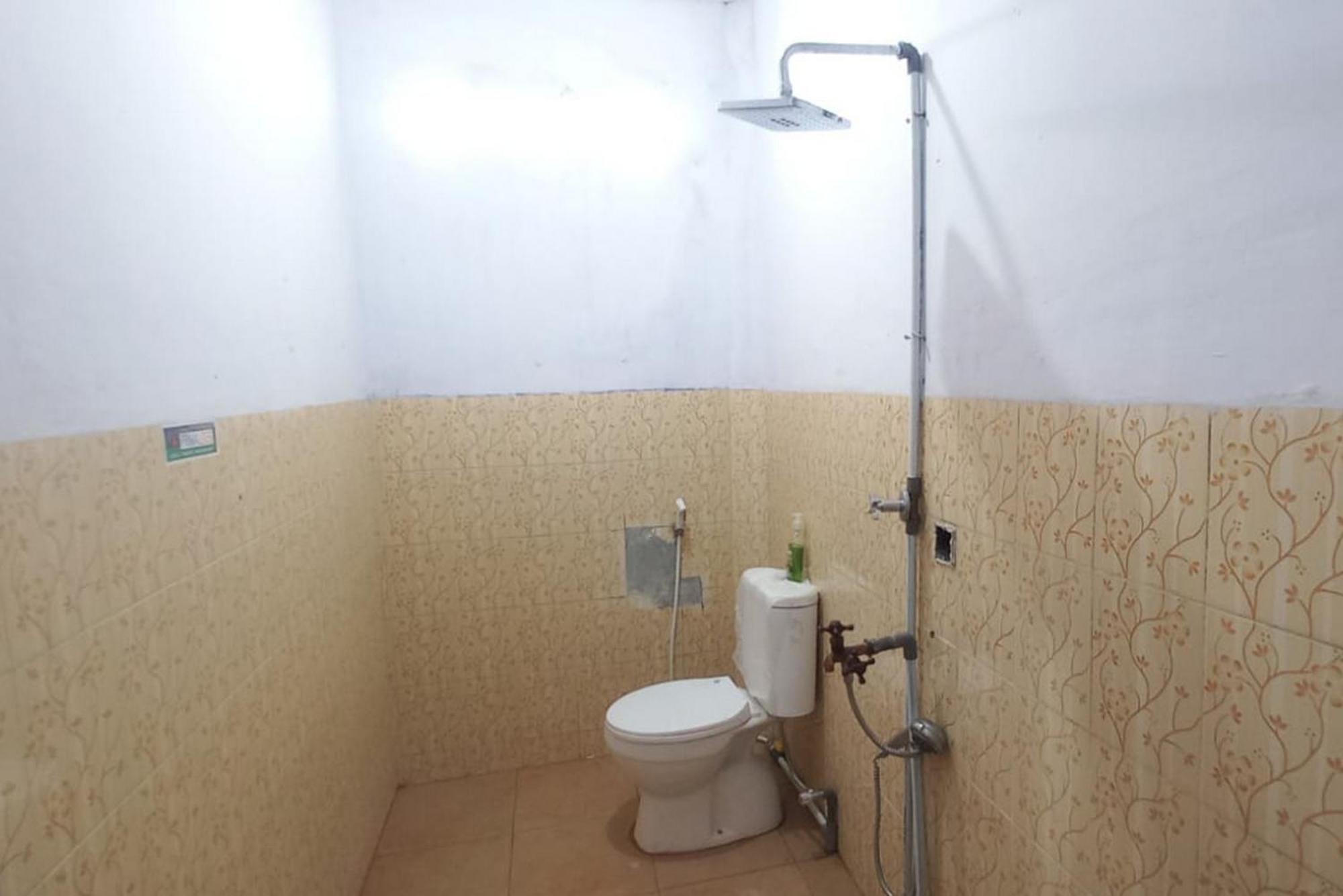 Fortuna Hotel Redpartner Near Exit Tol Paiton المظهر الخارجي الصورة