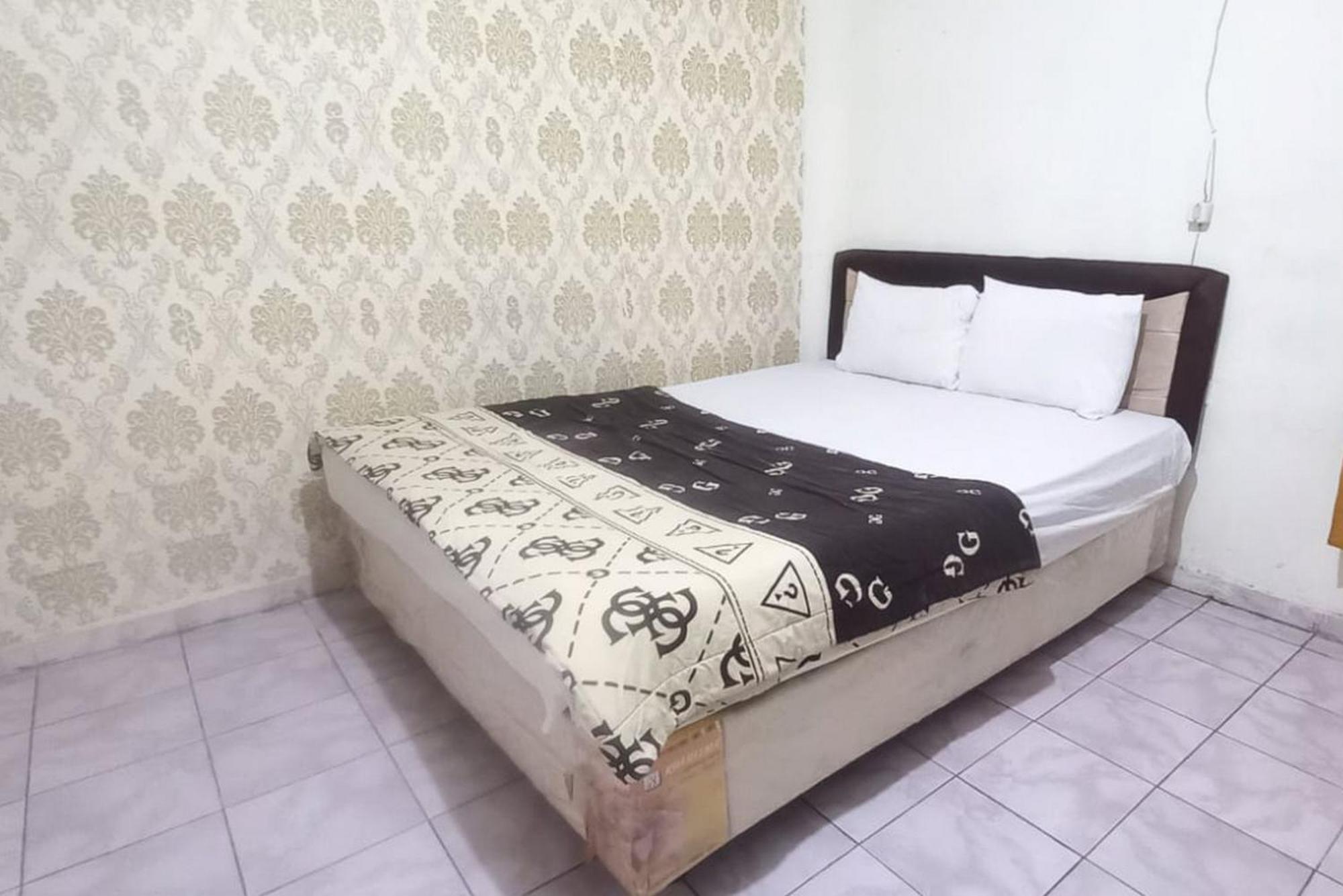 Fortuna Hotel Redpartner Near Exit Tol Paiton المظهر الخارجي الصورة